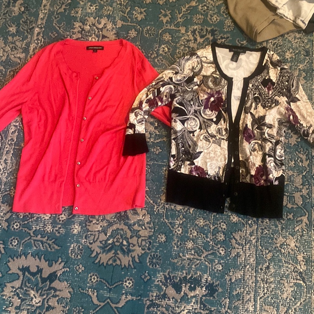2 Sweaters for the price of 1 😎